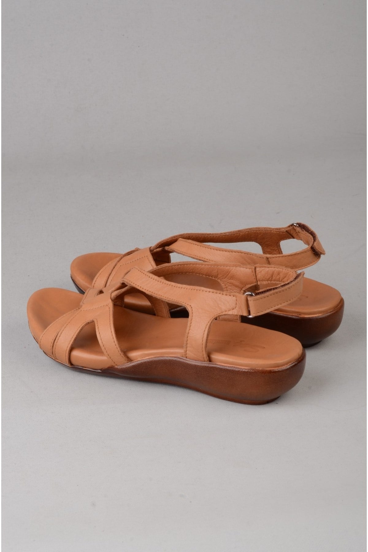 Zyn 9037 Hakiki Deri Kadin Anatomik Sandalet Taba