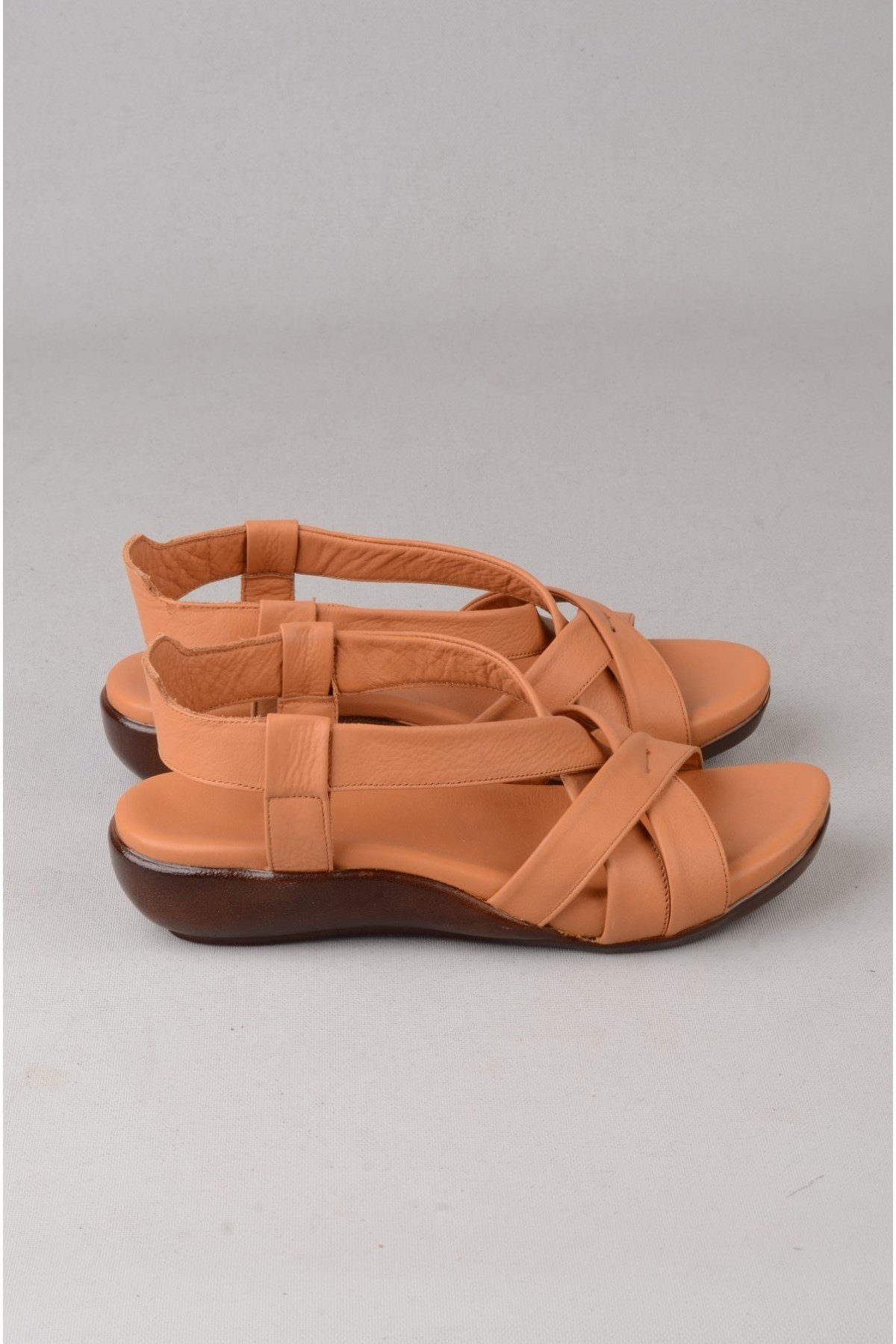 Zyn 9038 Hakiki Deri Kadin Anatomik Sandalet Taba