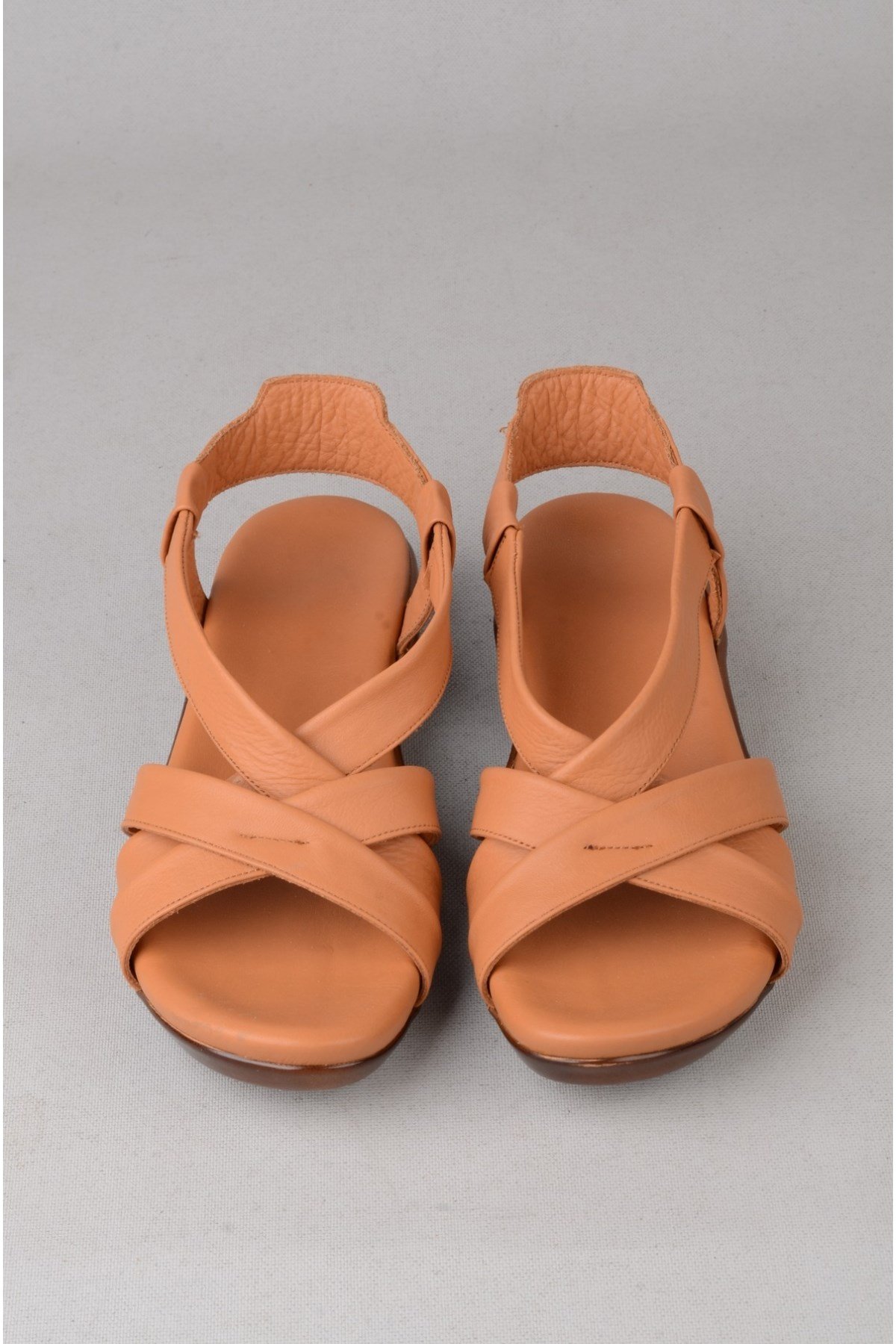 Zyn 9038 Hakiki Deri Kadin Anatomik Sandalet Taba