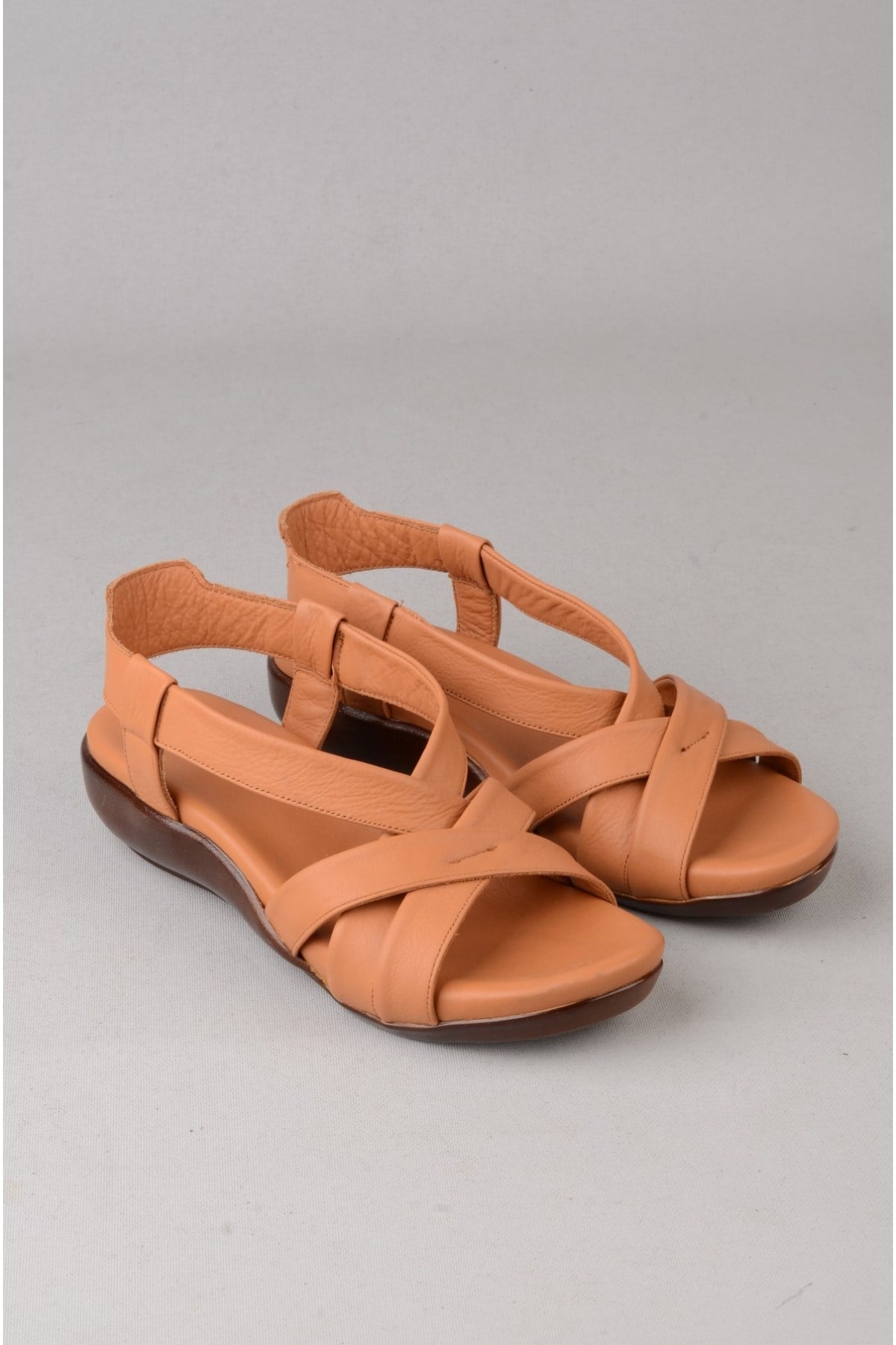 Zyn 9038 Hakiki Deri Kadin Anatomik Sandalet Taba