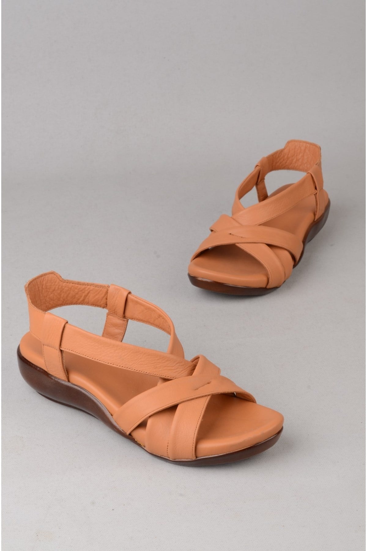 Zyn 9038 Hakiki Deri Kadin Anatomik Sandalet Taba
