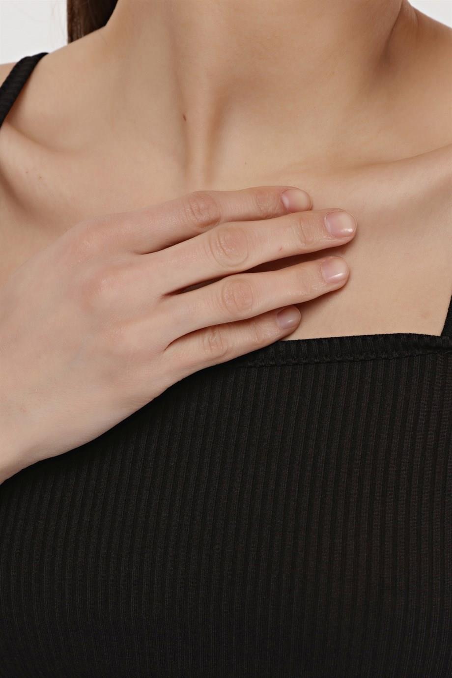 Siyah Renk Crop