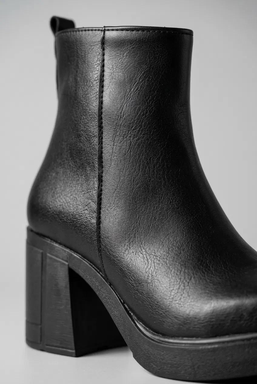 Ondine Siyah Sade Günlük Kullanım Kadın Topuklu Bot