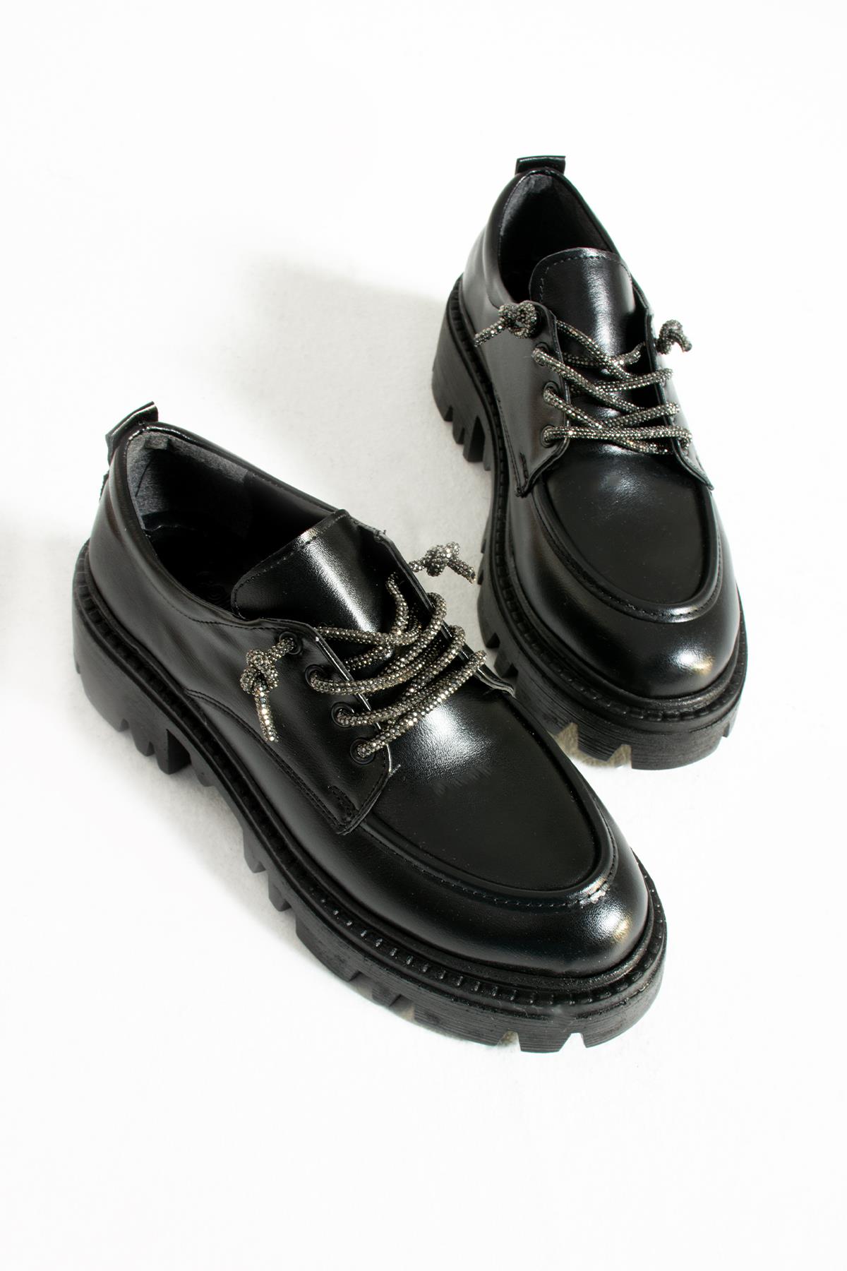 Walter Siyah Mat Taşli Bağcik Detay Kadin Loafer Ayakkabi
