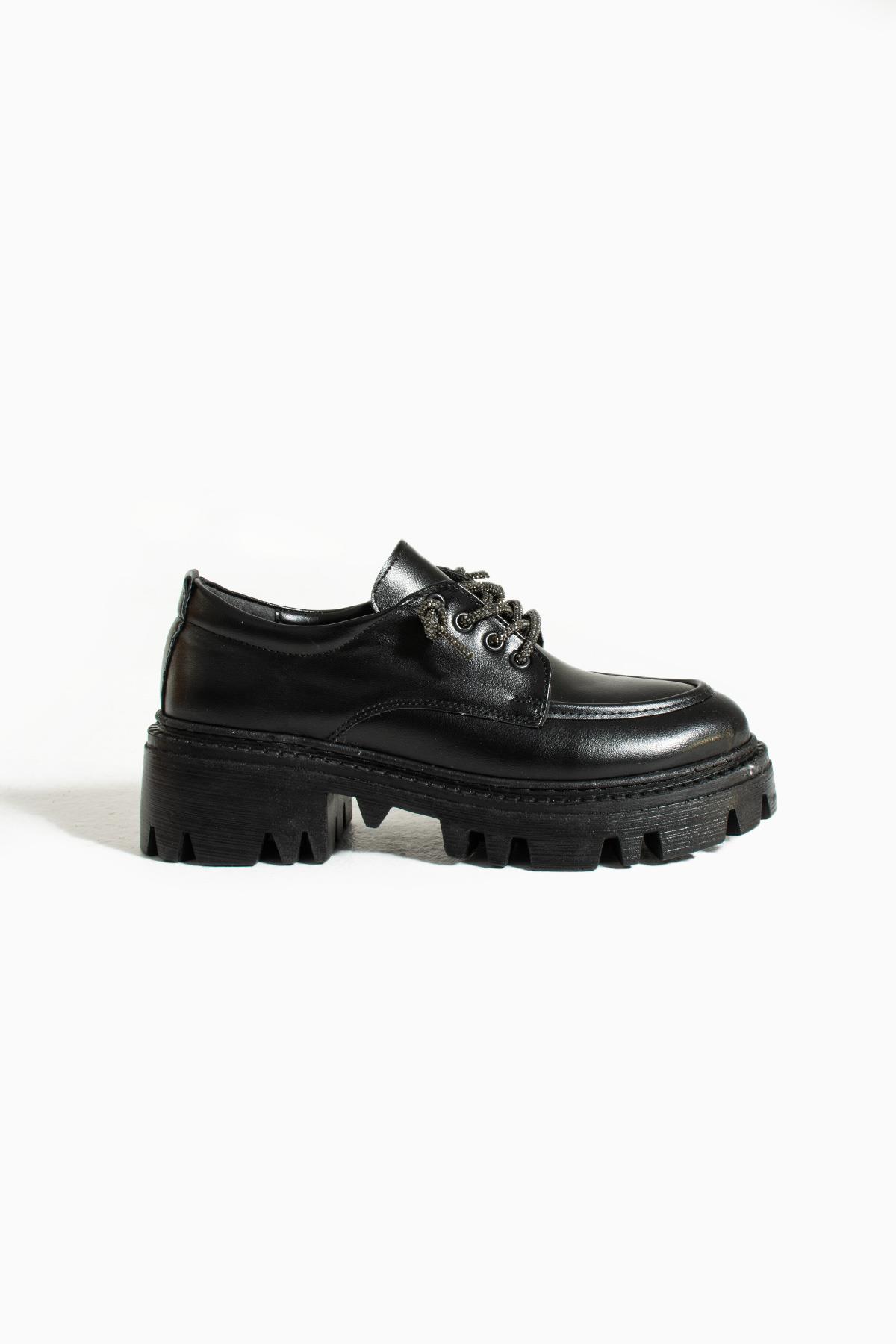 Walter Siyah Mat Taşli Bağcik Detay Kadin Loafer Ayakkabi