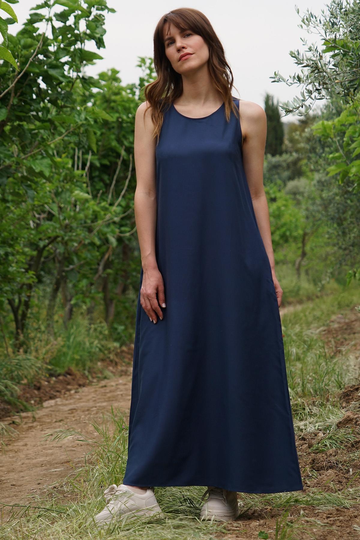 Luna Bold – Kalın Askılı %100 Tencel Elbise – Lacivert
