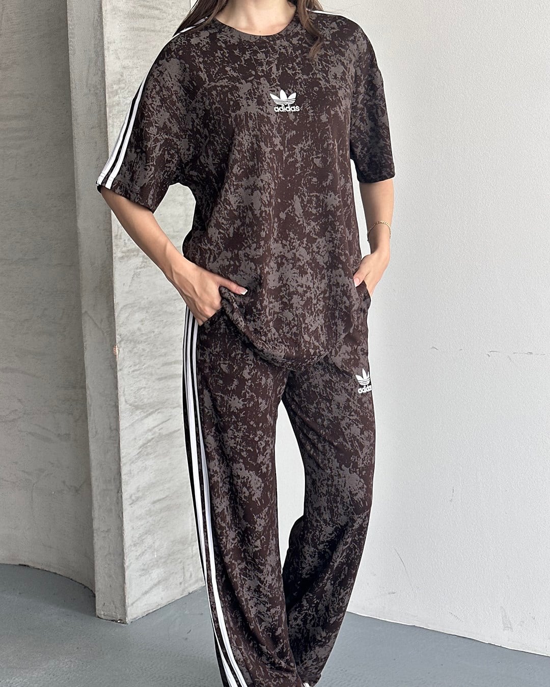 Ad Kahverengi Batik Desenli Eşofman Takımı
