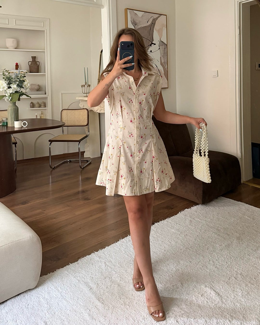 Beyaz Çiçekli Mini Elbise