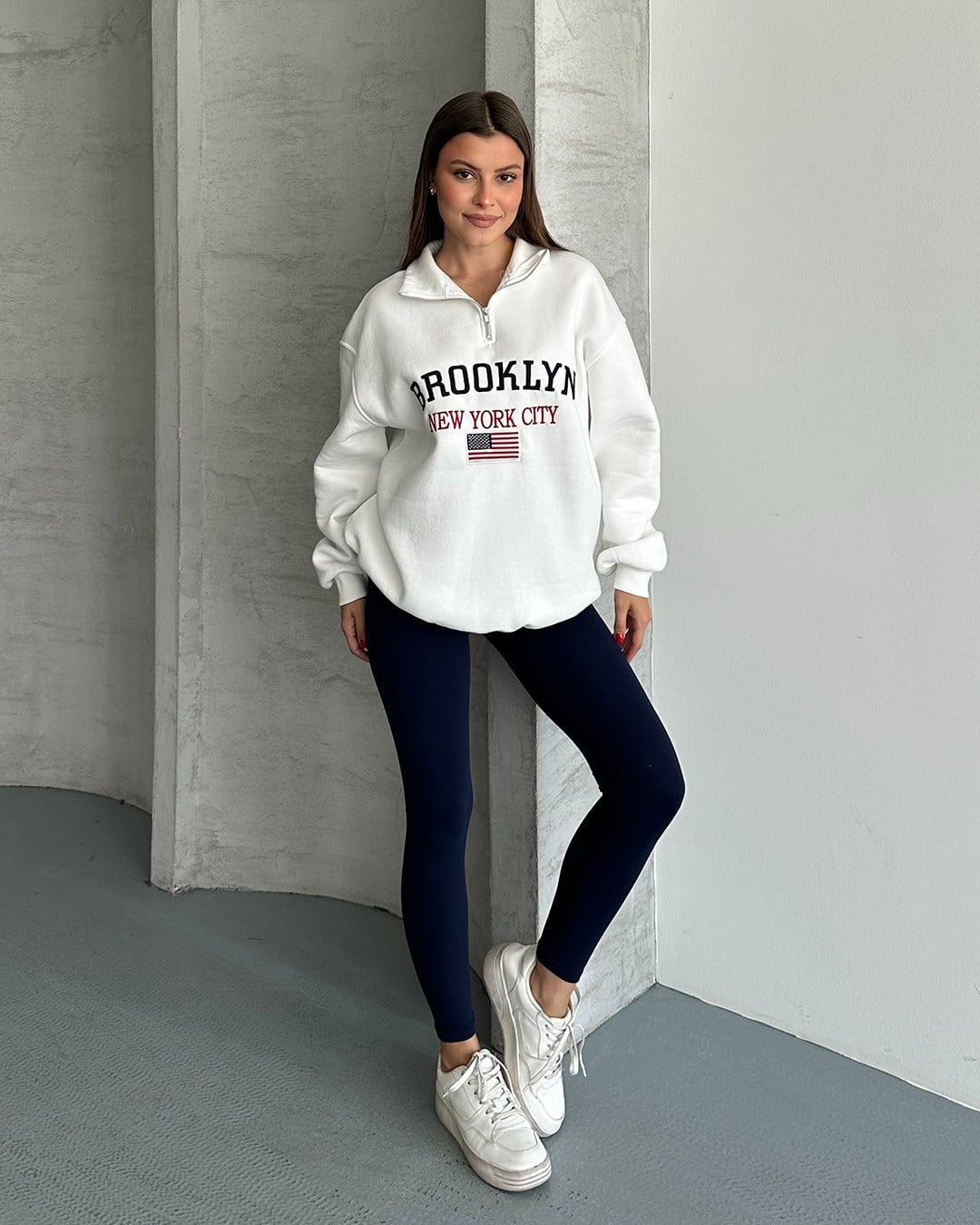Brooklyn Nakışlı Fermuar Yaka Beyaz Sweatshirt