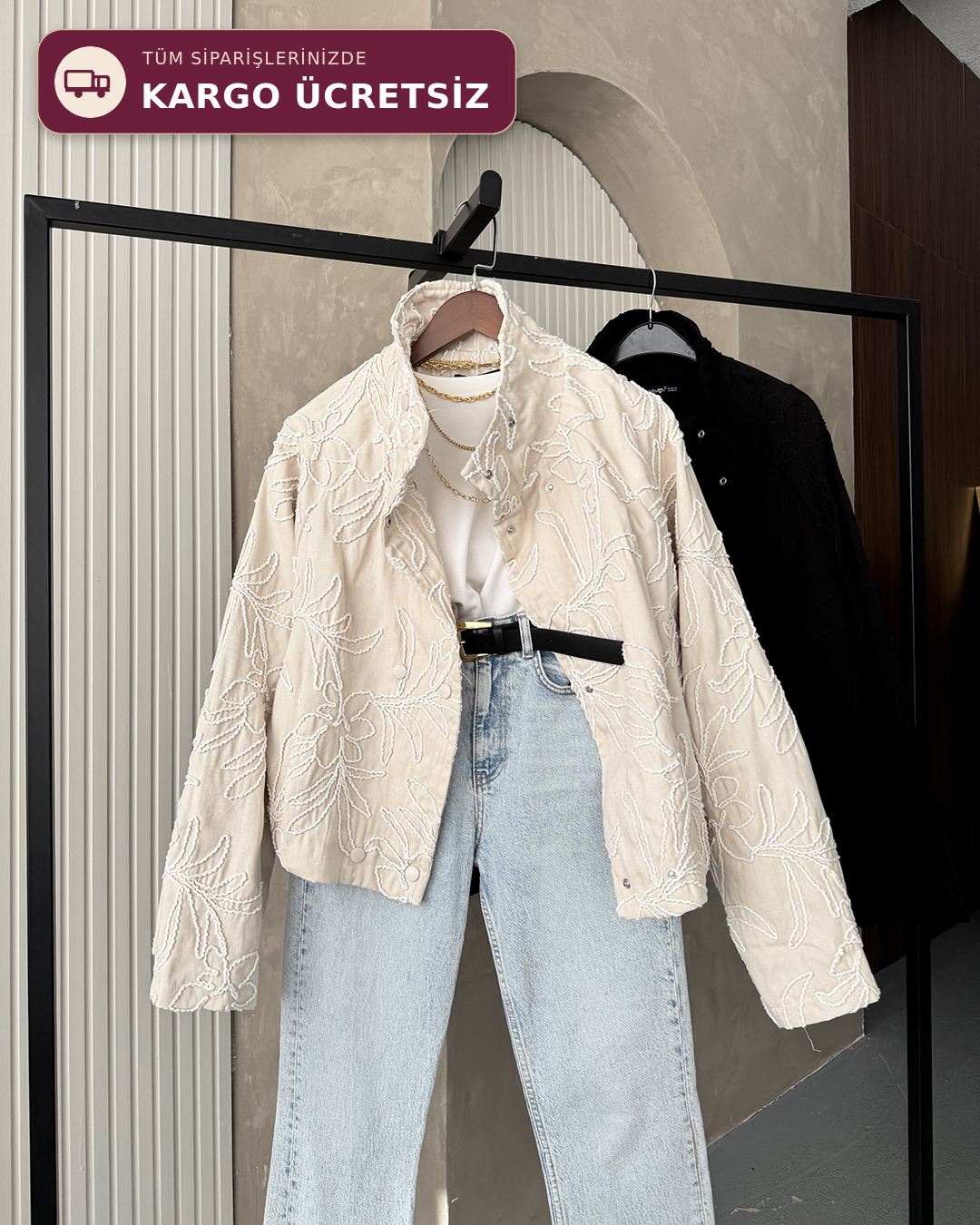 Çiçek Nakışlı Oversize Ekru Ceket
