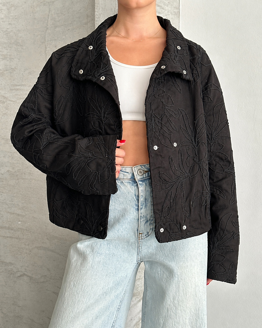 Çiçek Nakışlı Oversize Siyah Ceket