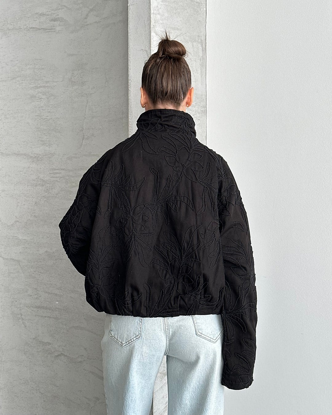 Çiçek Nakışlı Oversize Siyah Ceket