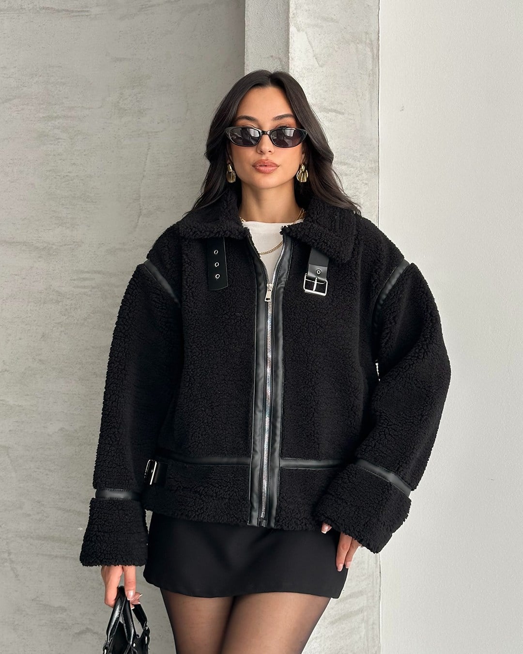 Dolly Deri Biyeli Oversize Siyah Peluş Mont