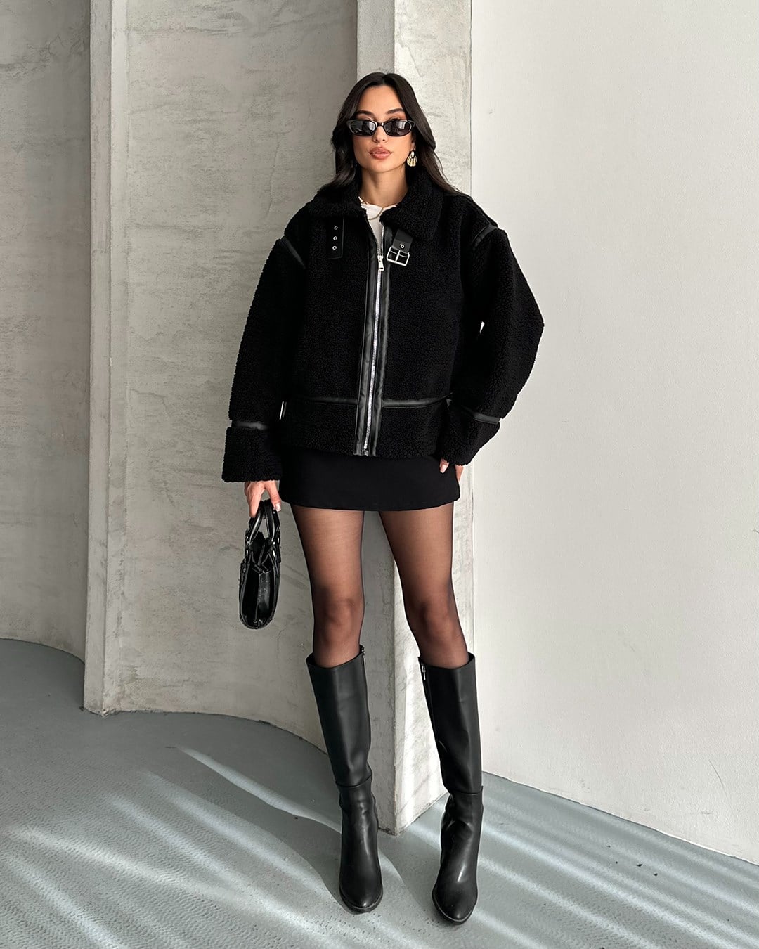 Dolly Deri Biyeli Oversize Siyah Peluş Mont