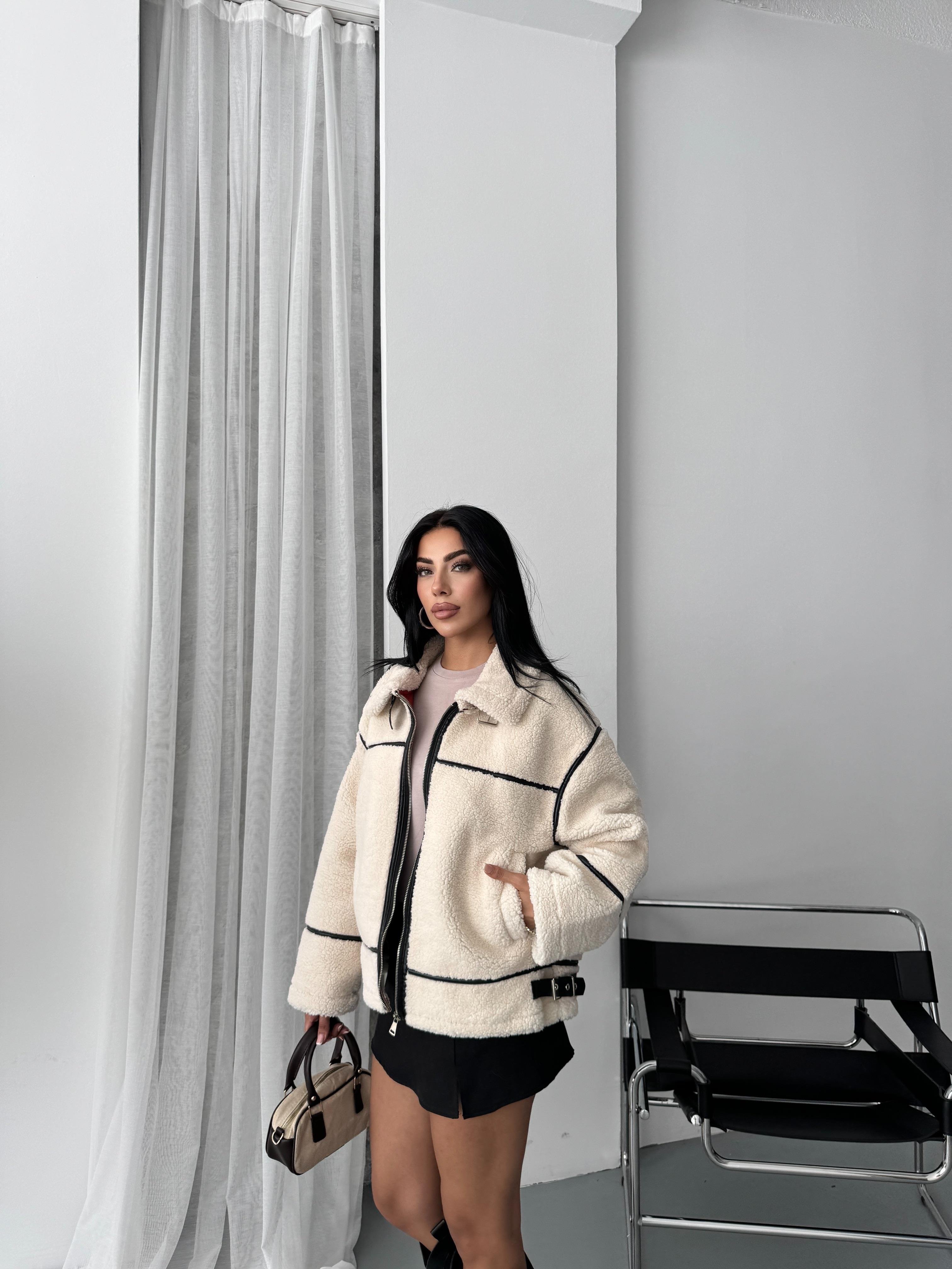 Dolly Siyah Şeritli Ekru Peluş Ceket