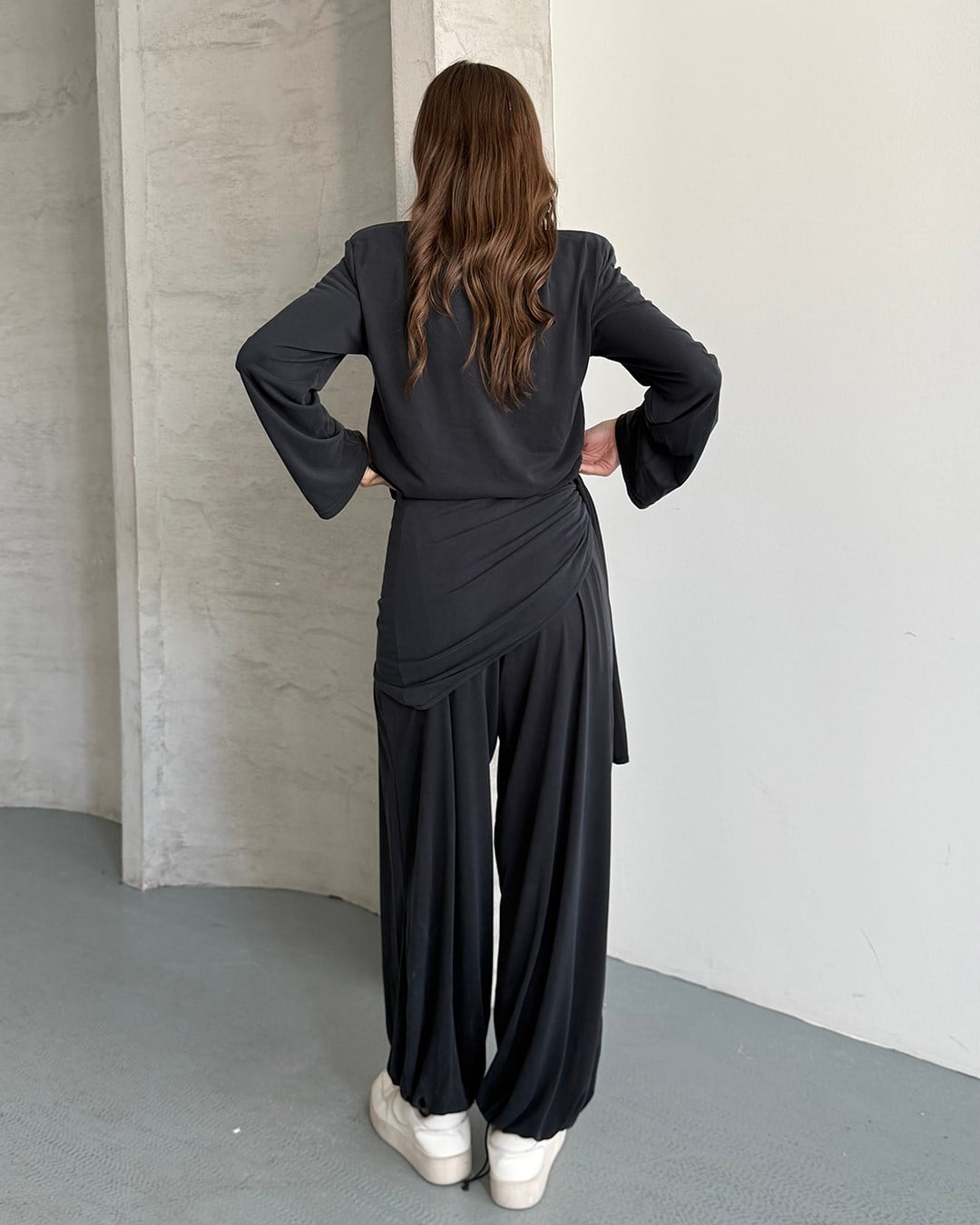 Fular Detaylı Bluz Pantolon Takım