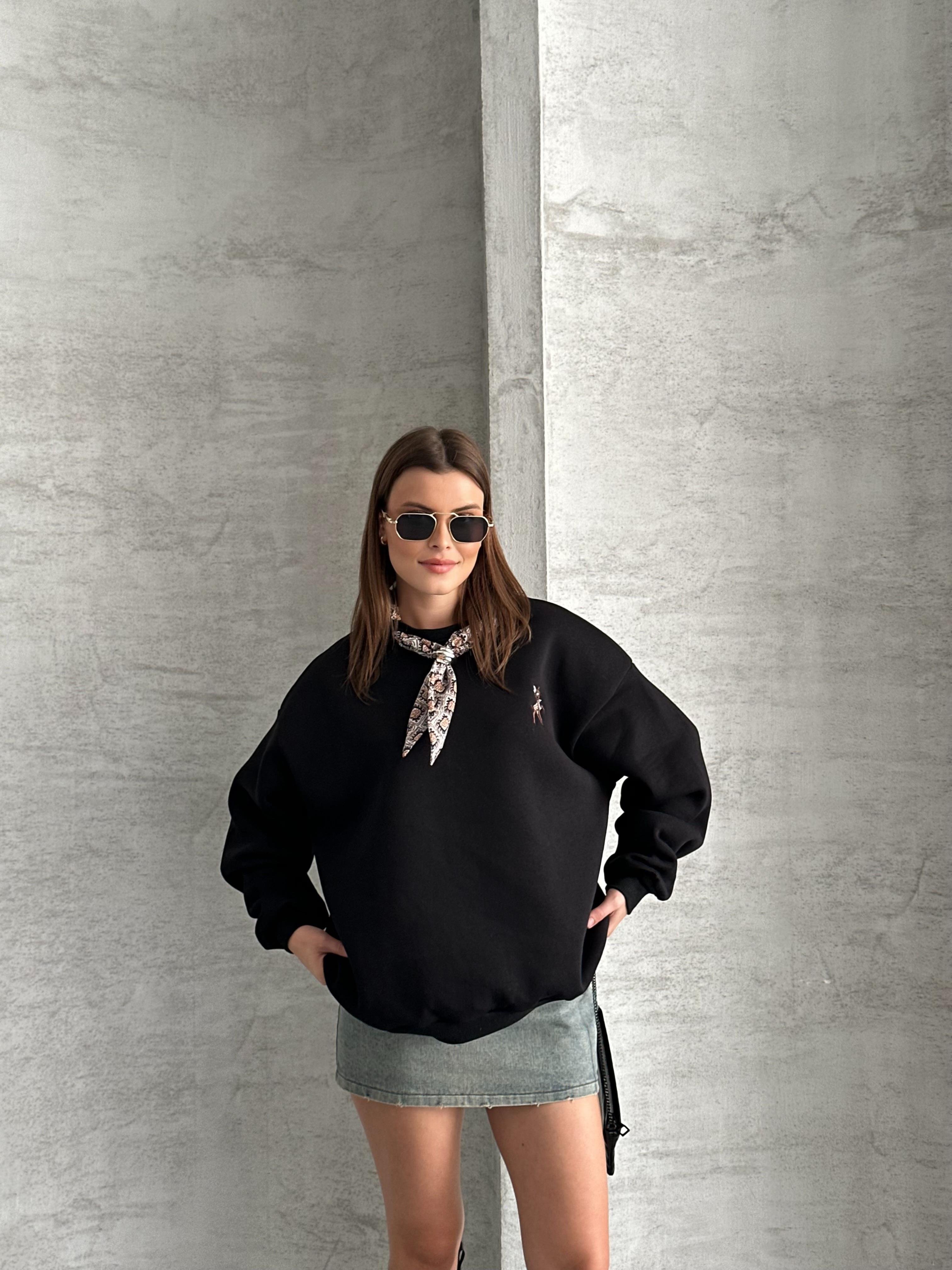 Fularlı Siyah Sweatshirt