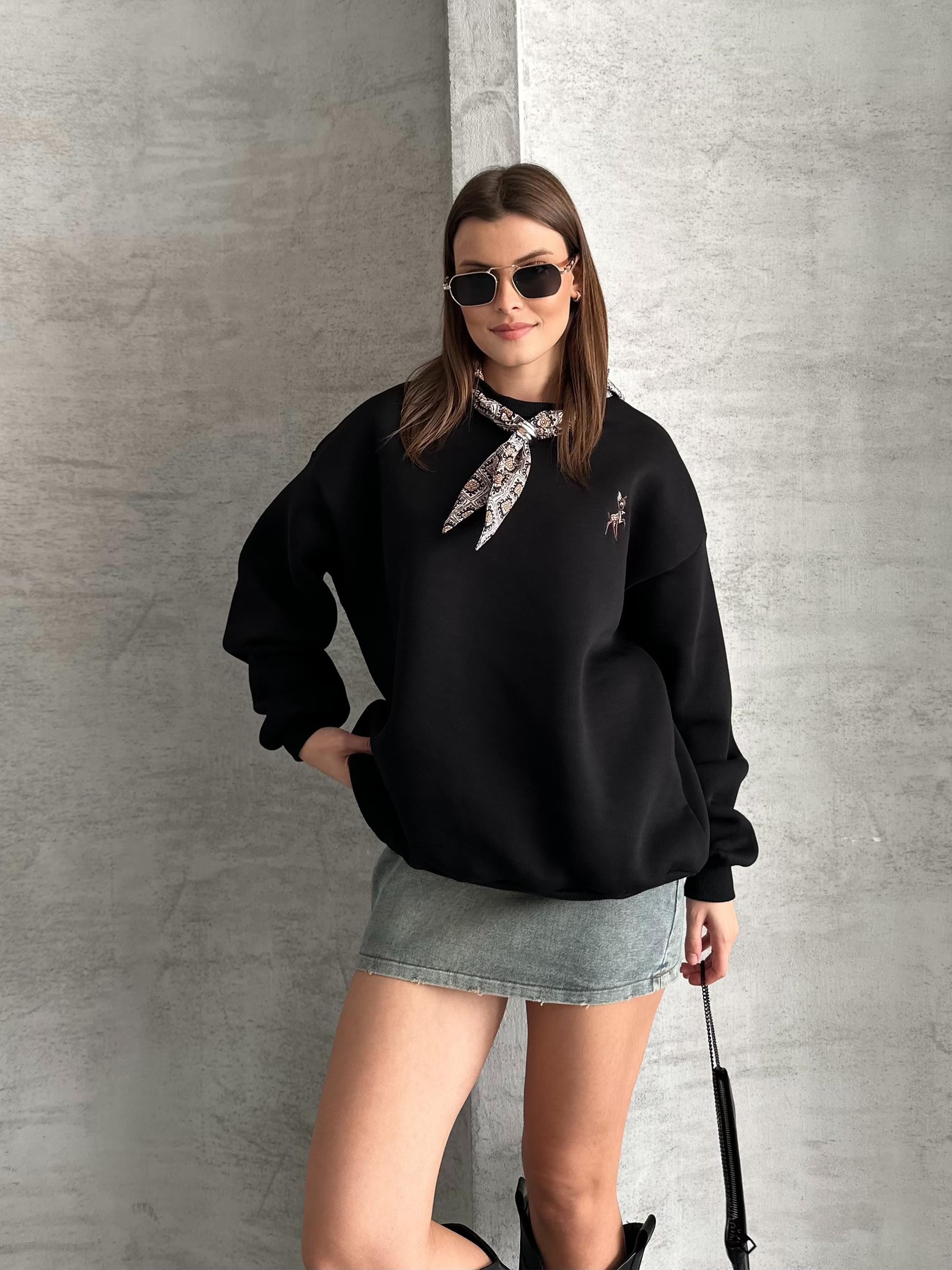 Fularlı Siyah Sweatshirt