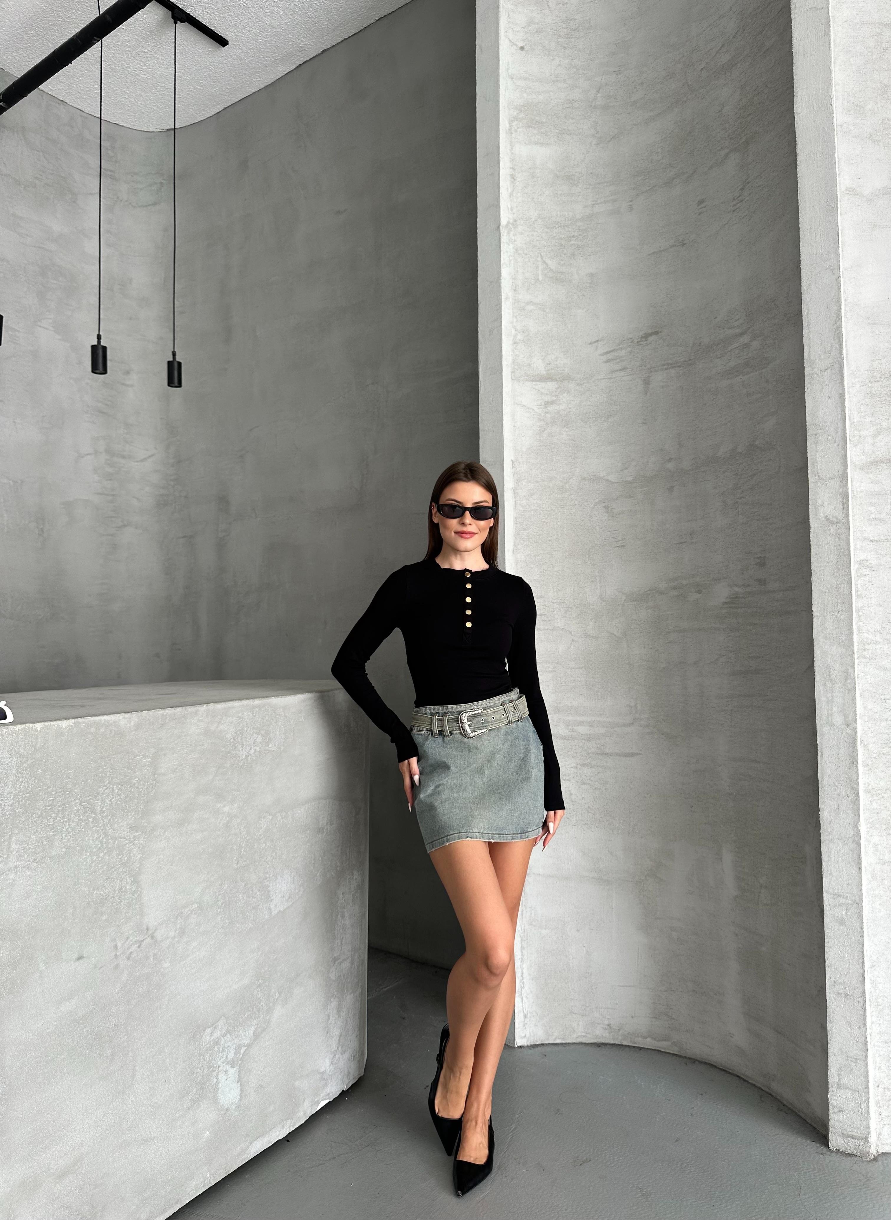 Gold Düğme Detaylı Siyah Uzun Kollu Body