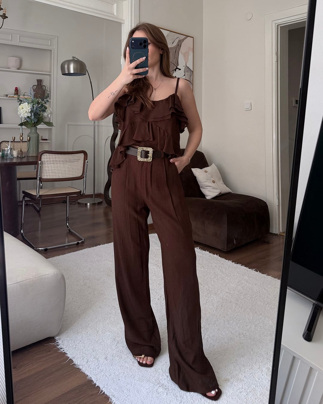 Kahverengi Şifon Fırfırlı Bluz Bol Paça Pantolon Takım