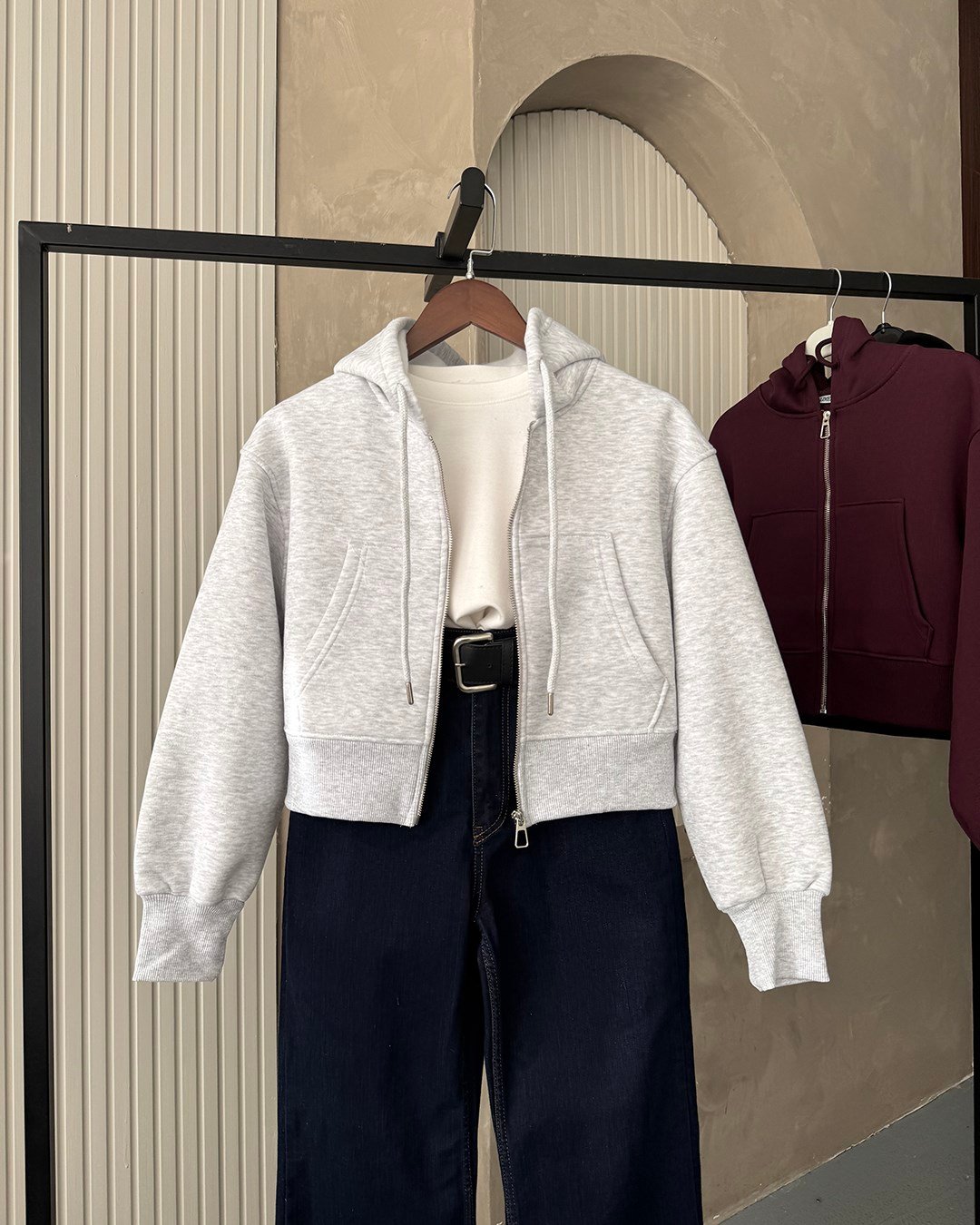 Kapüşonlu Fermuarlı Crop Beyaz Sweatshirt