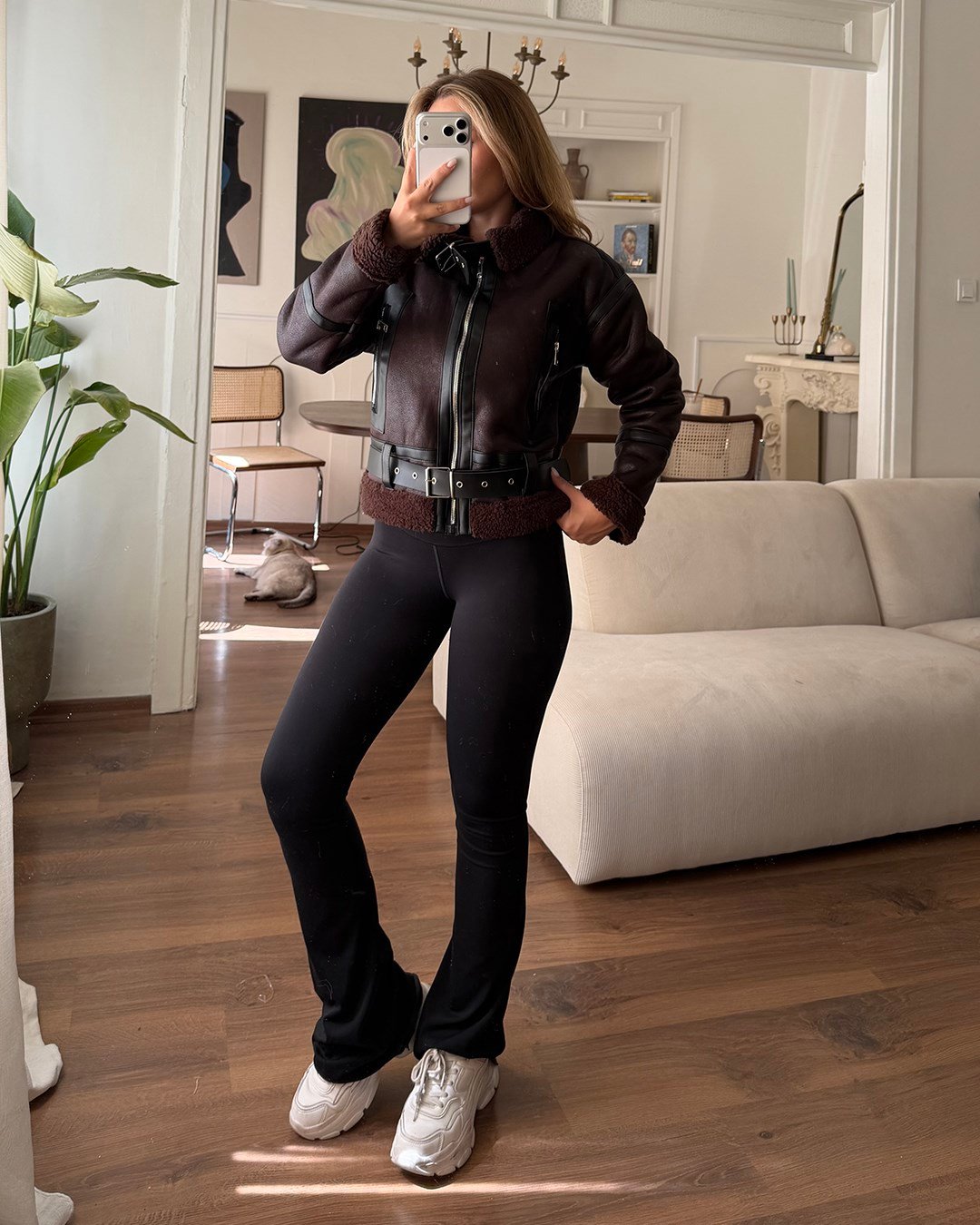 Kemerli Peluş Astarlı Crop Kahverengi Ceket