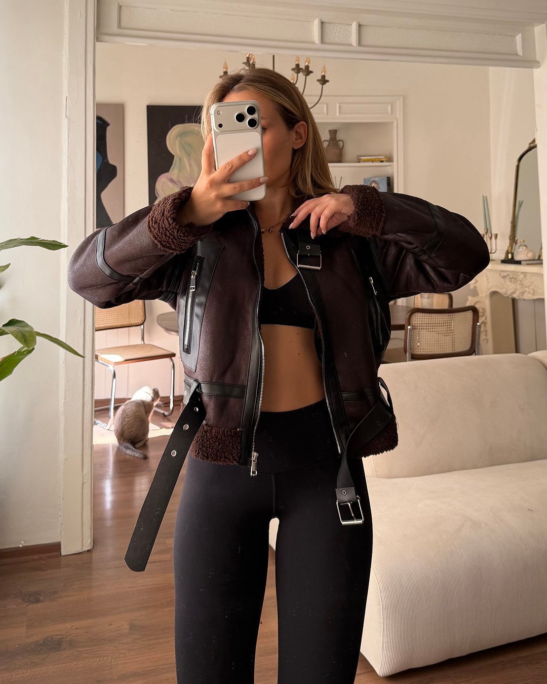 Kemerli Peluş Astarlı Crop Kahverengi Ceket