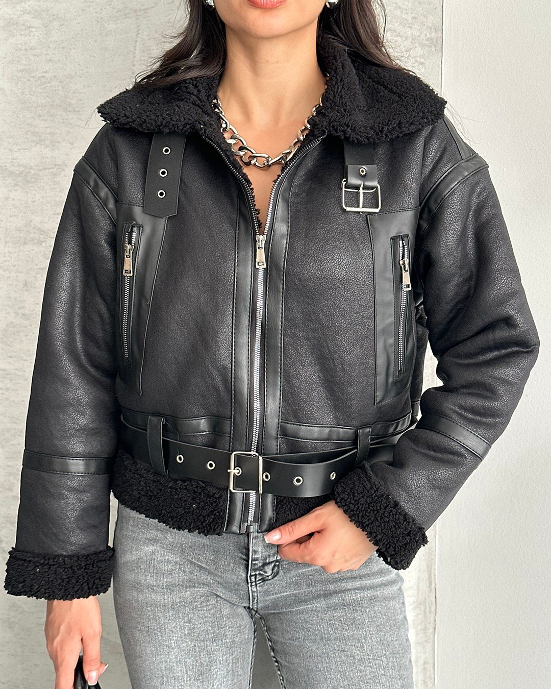 Kemerli Peluş Astarlı Crop Siyah Deri Ceket