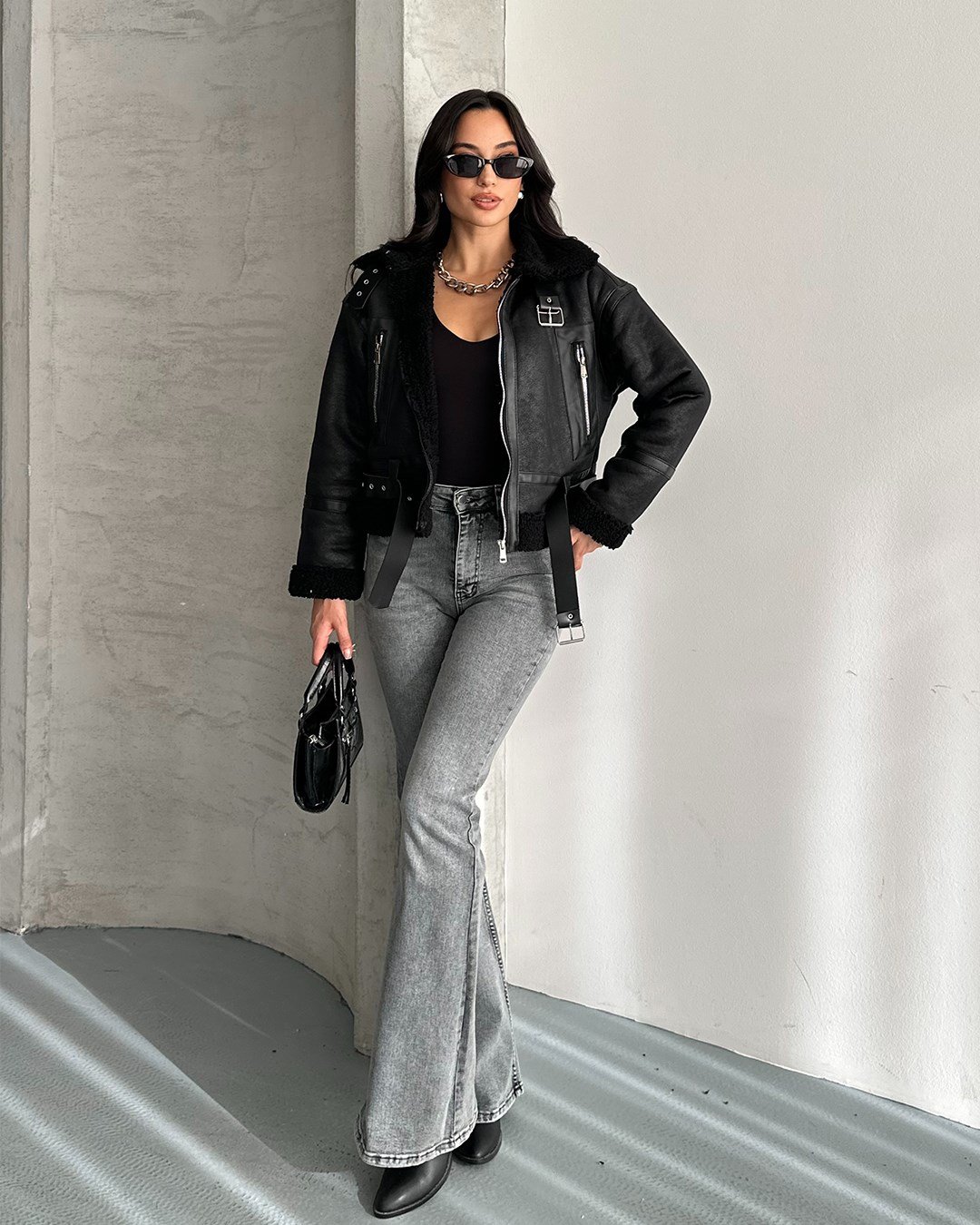 Kemerli Peluş Astarlı Crop Siyah Deri Ceket