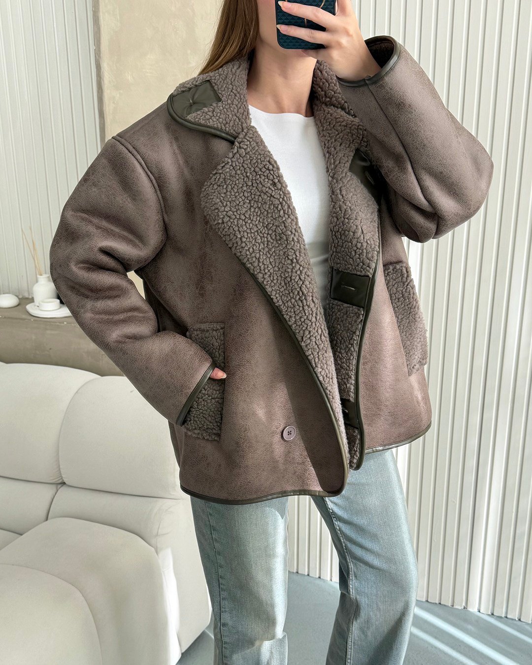 Kora Peluş Detaylı Vizon Ceket