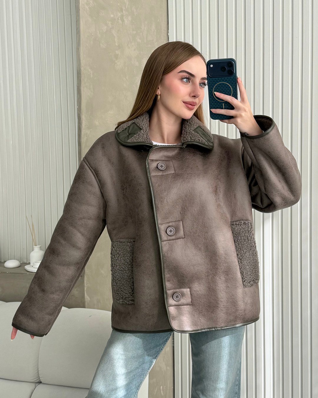Kora Peluş Detaylı Vizon Ceket
