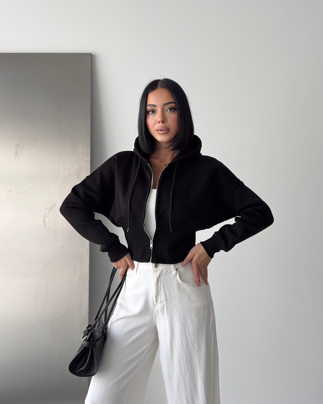 Korse Bel Detaylı Fermuarlı Crop Kapüşonlu Siyah Sweatshirt