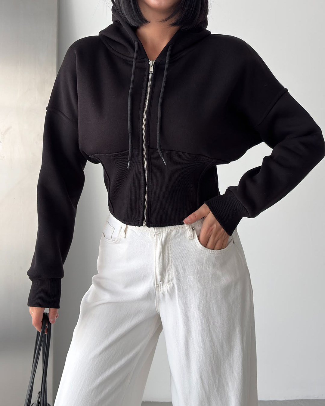 Korse Bel Detaylı Fermuarlı Crop Kapüşonlu Siyah Sweatshirt