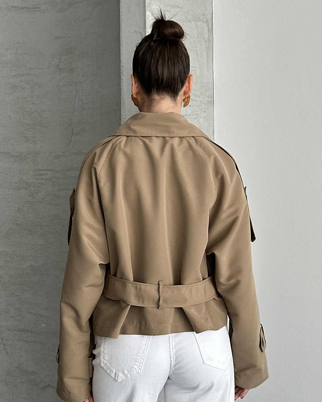 Kruvaze Yaka Kemerli Kısa Vizon Trençkot