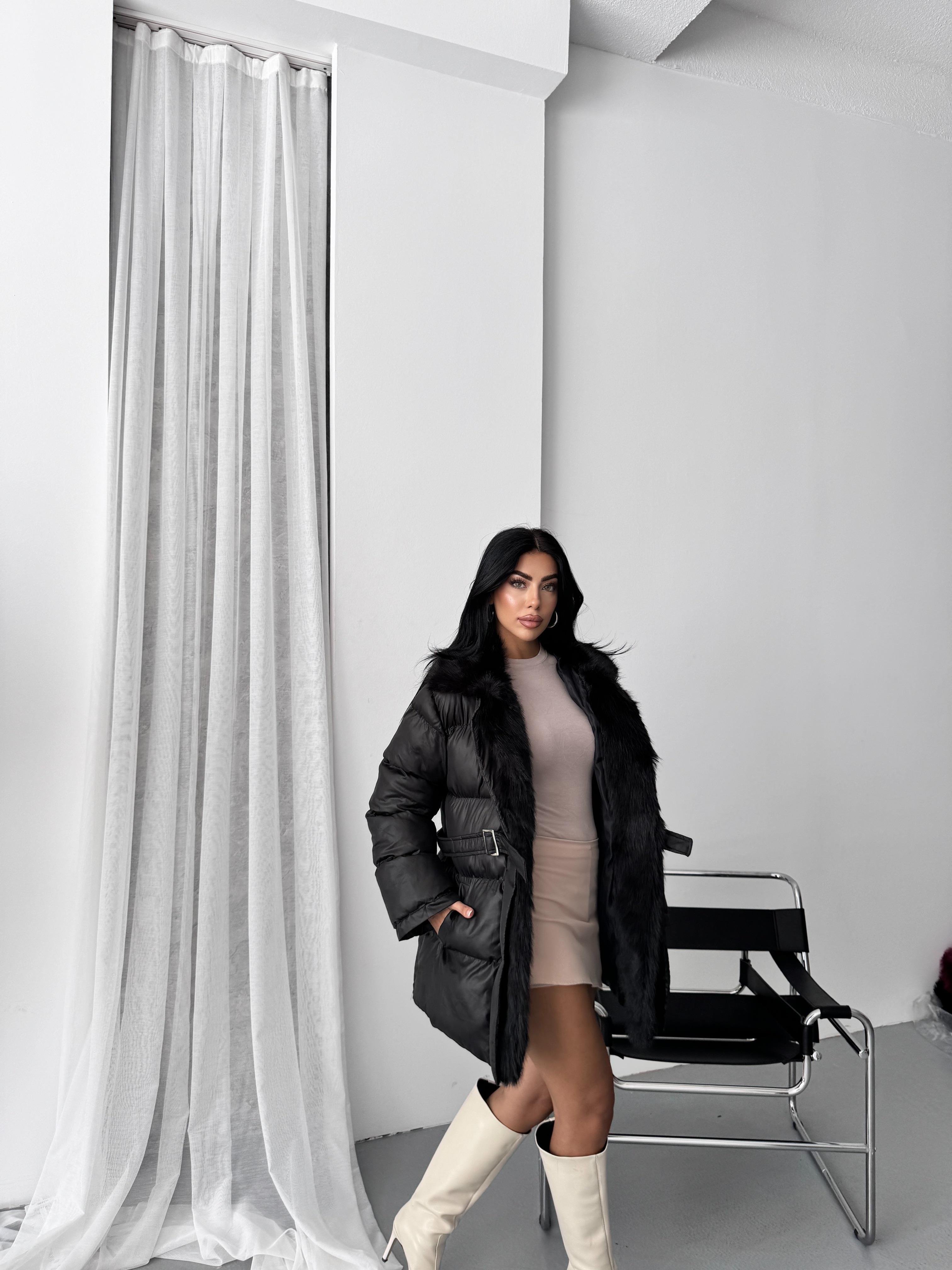 Kürk Detaylı Kemerli Şişme Siyah Mont