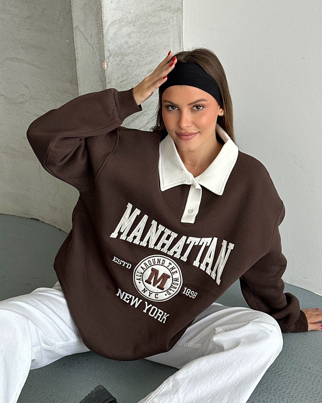 Manhattan Nakışlı Polo Yaka Kahverengi Sweatshirt