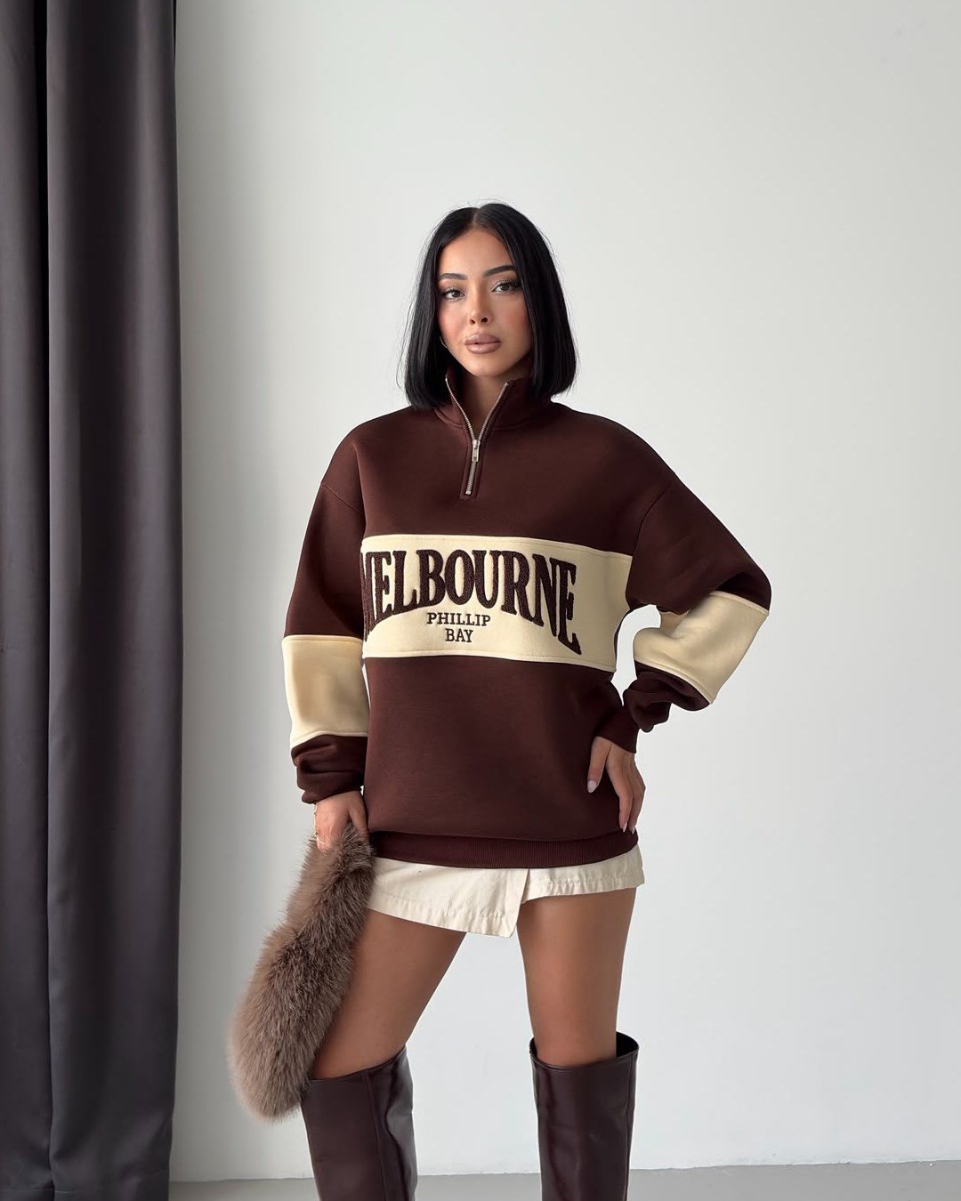 Melbourne Kabartma Nakışlı Yarım Fermuarlı Kahverengi Sweatshirt