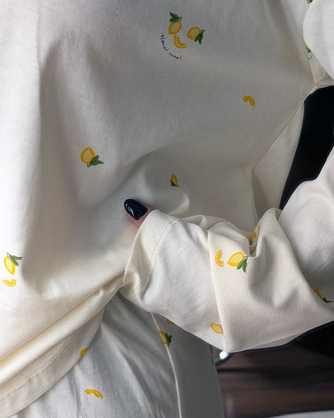 Minik Çilek Desenli Düğmeli Sarı Pijama Takımı