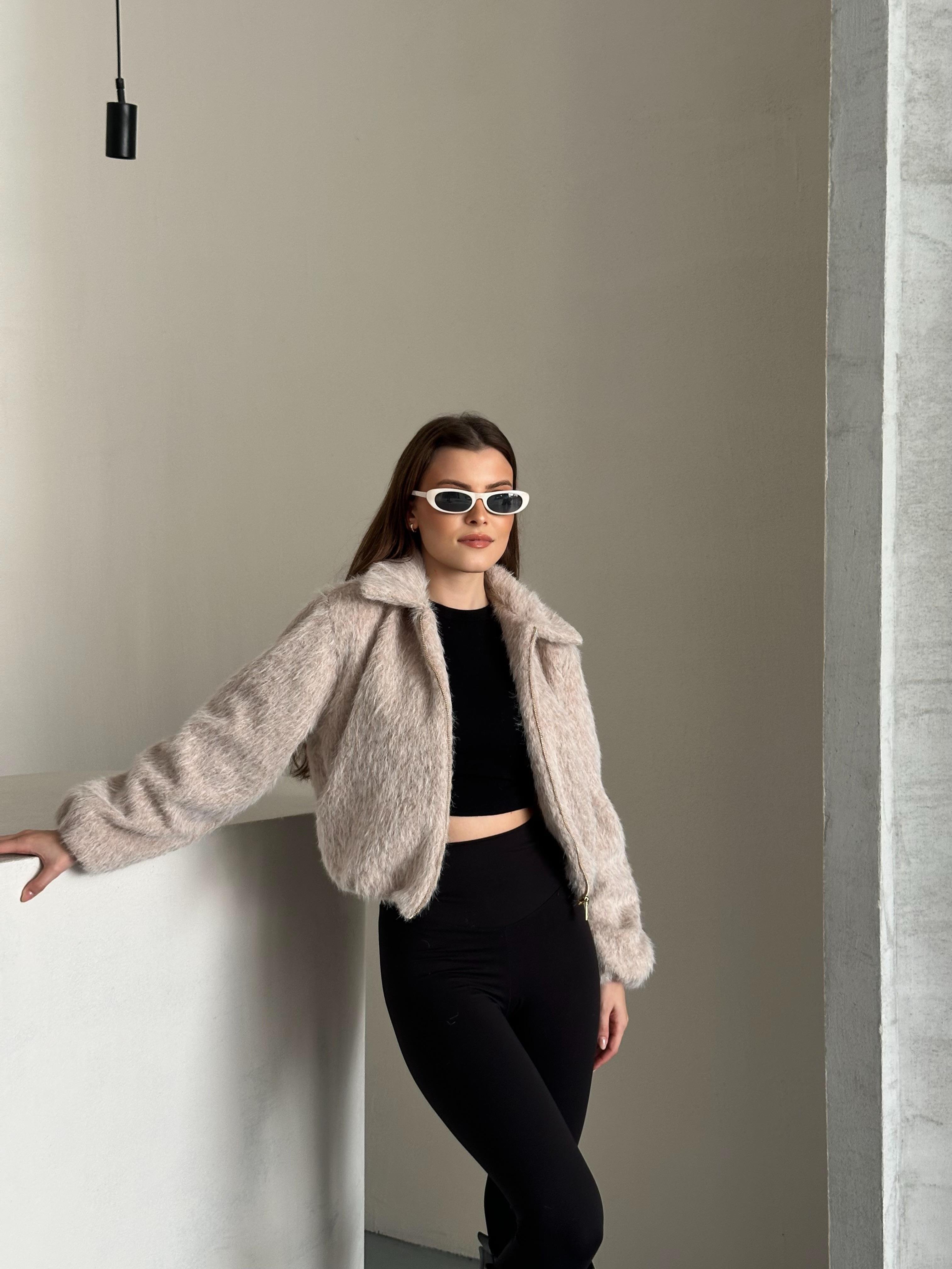 Mira Fermuarlı Crop Taş Peluş Ceket