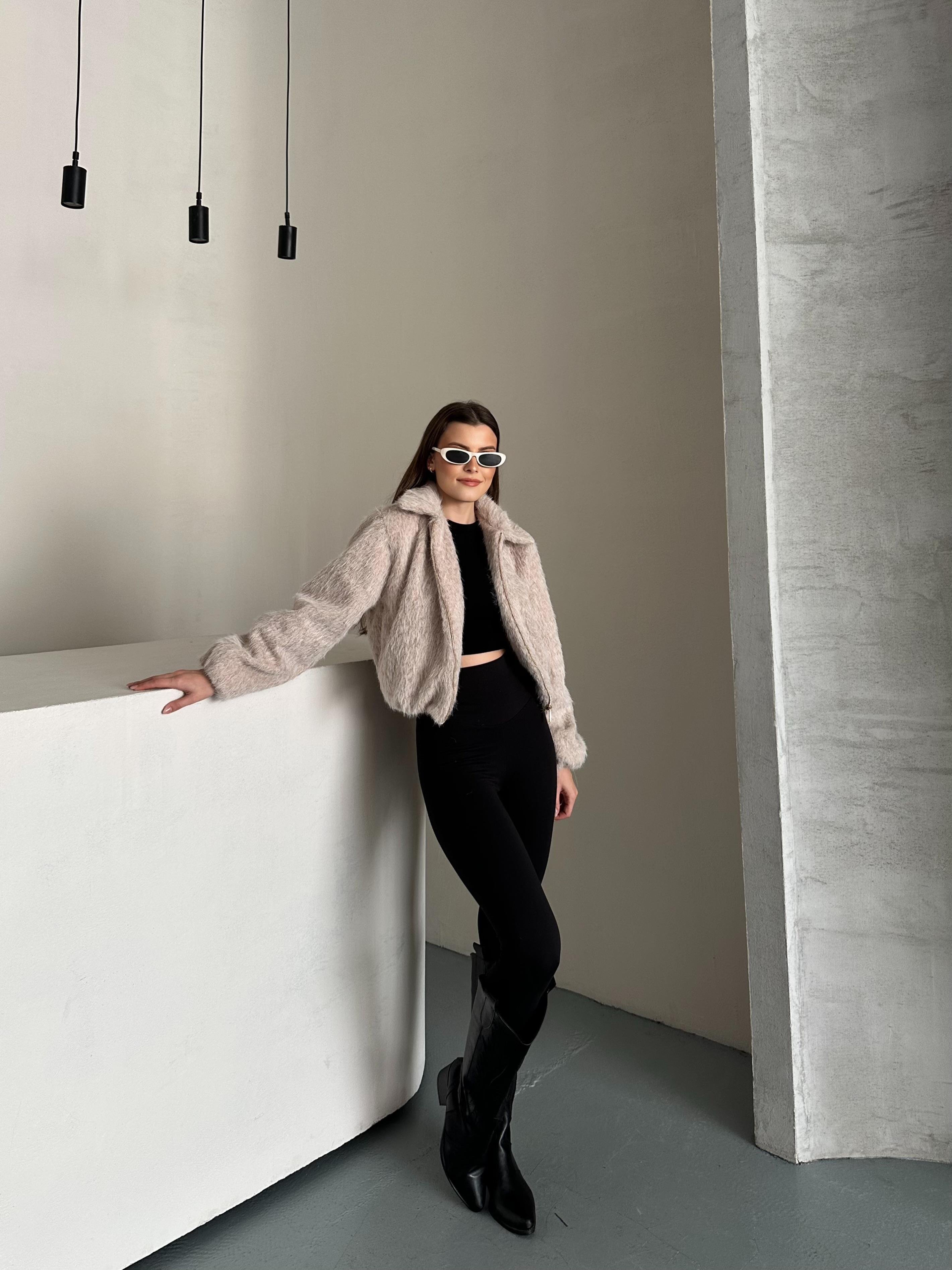 Mira Fermuarlı Crop Taş Peluş Ceket