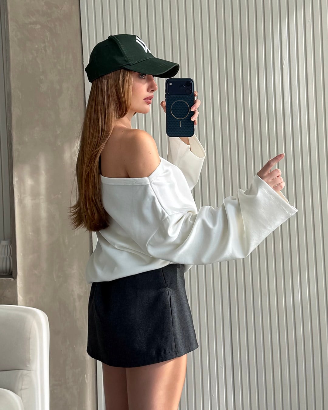 Mona Kayık Yaka Beyaz Sweatshirt