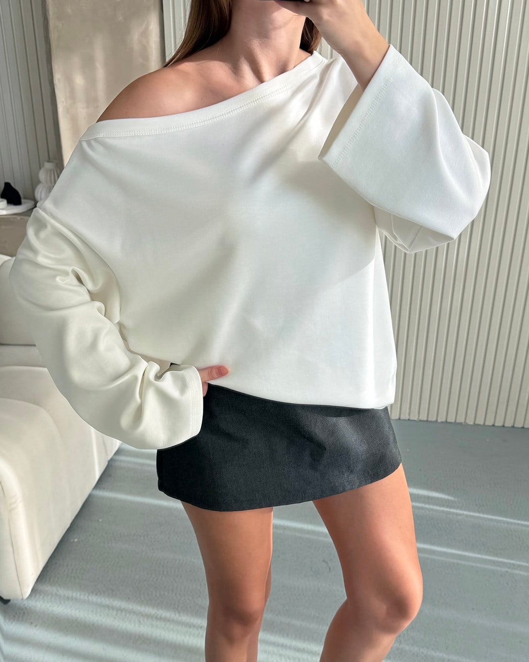Mona Kayık Yaka Beyaz Sweatshirt