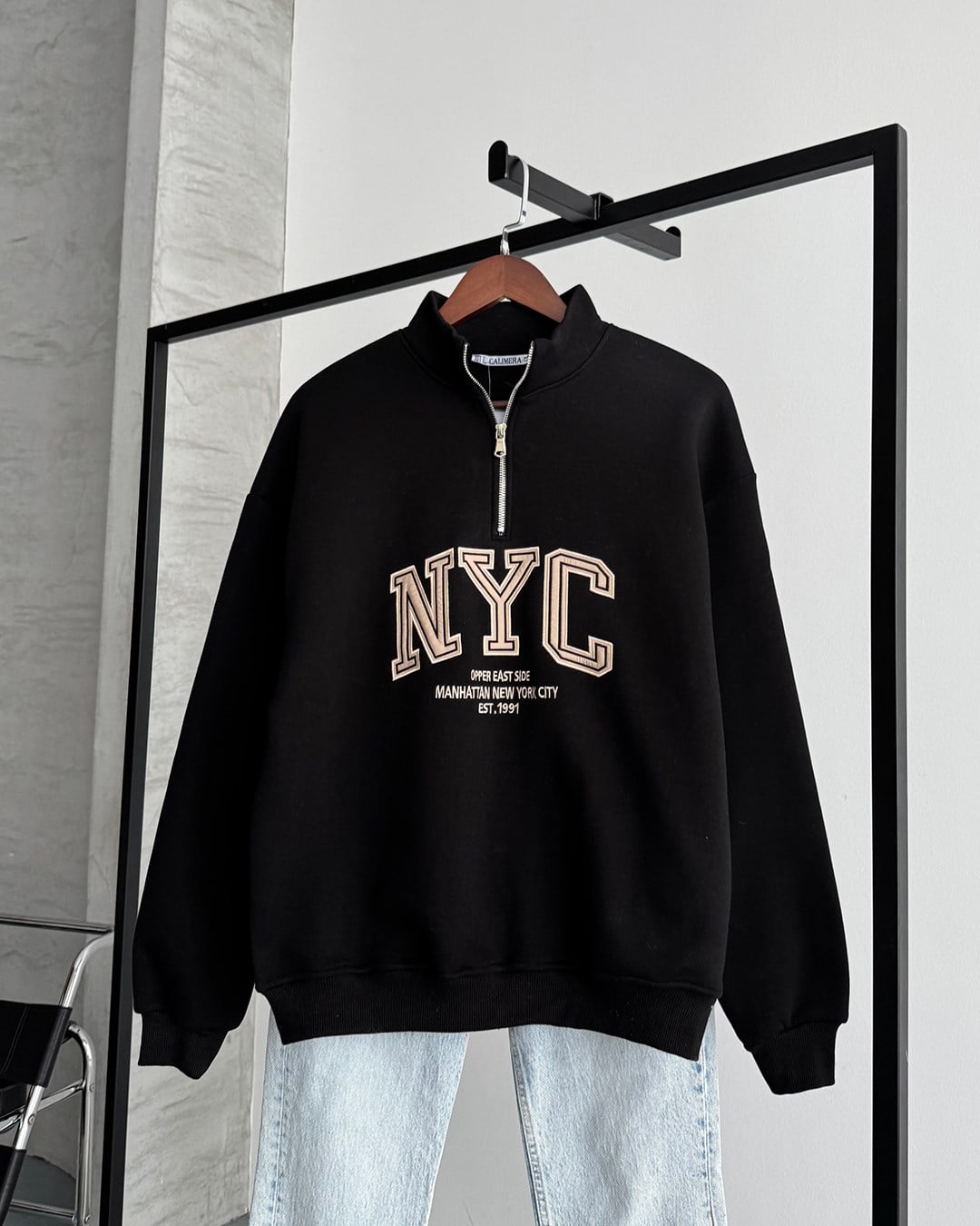 NYC Nakışlı Yarım Fermuarlı Oversize Siyah Sweatshirt