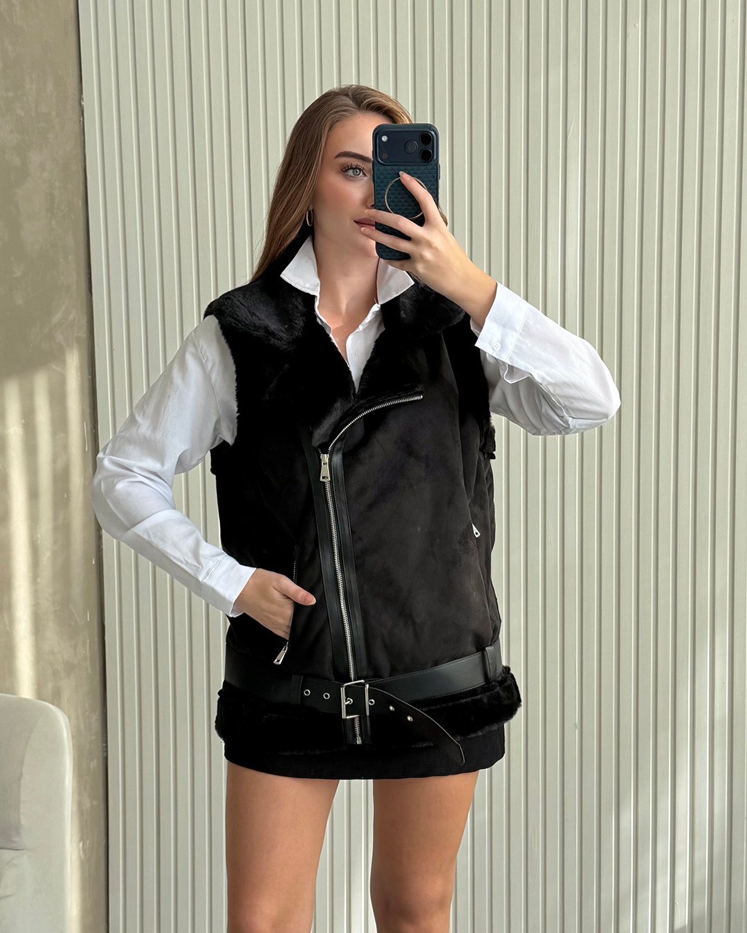 Peluş Astarlı Kemerli Oversize Siyah Süet Yelek