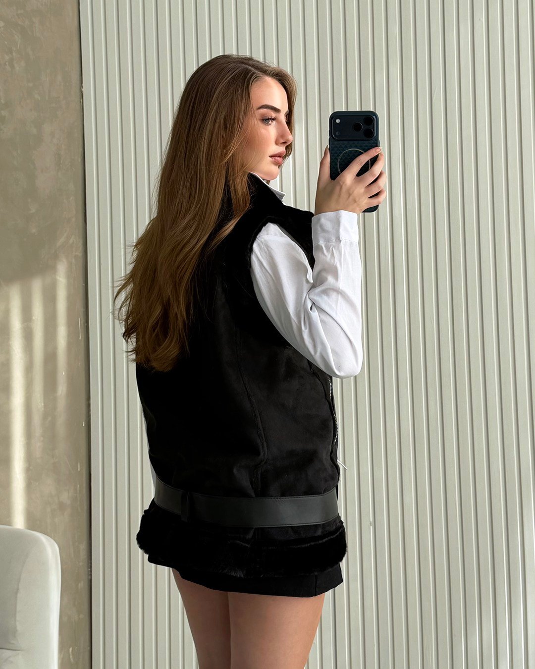 Peluş Astarlı Kemerli Oversize Siyah Süet Yelek