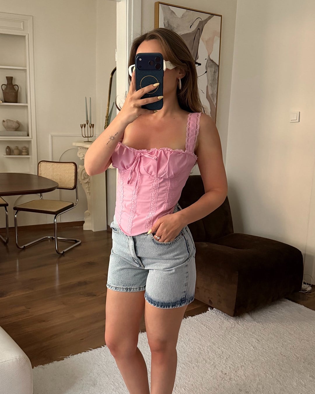 Pembe Dantel Detaylı Fiyonk Yaka Büstiyer