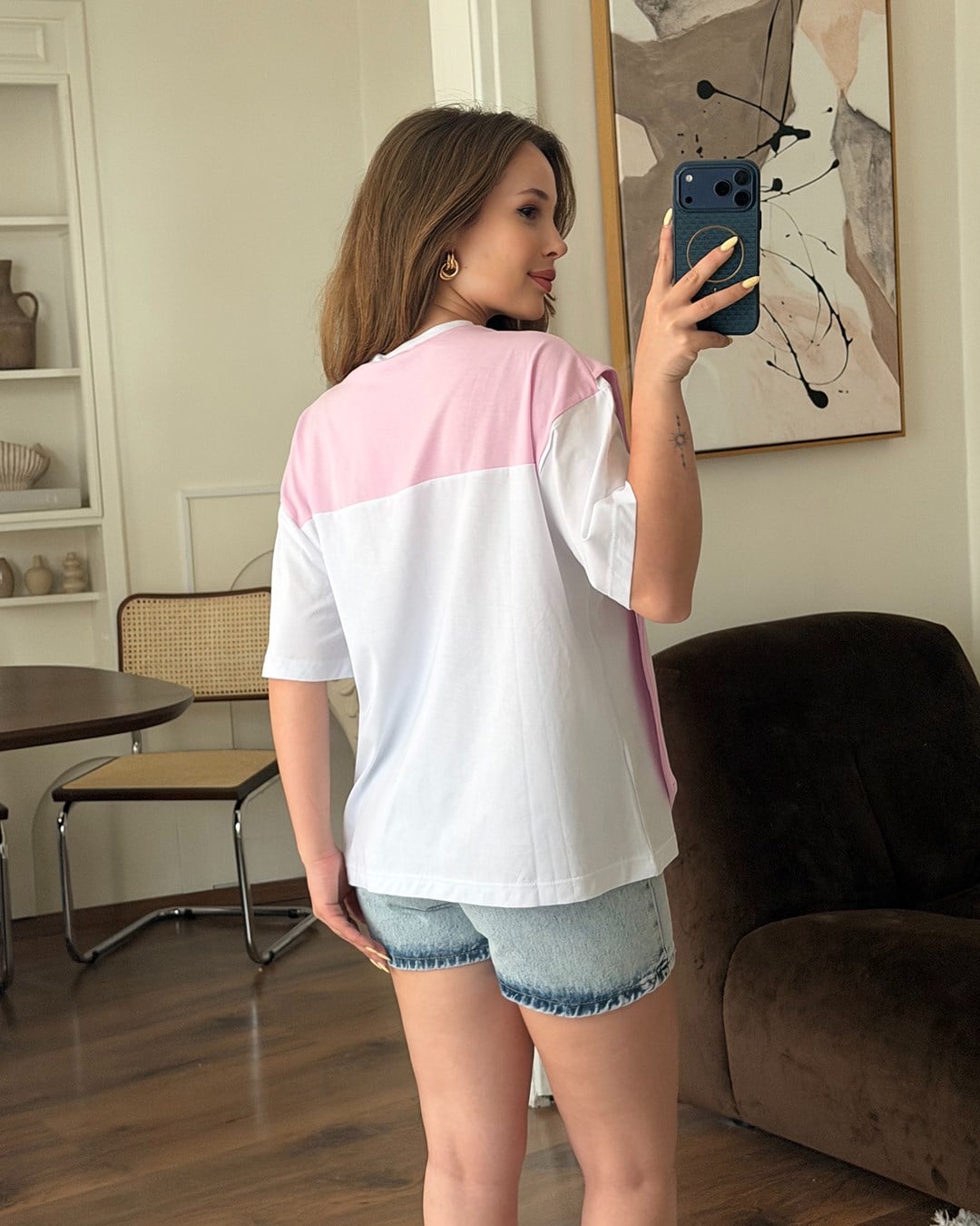 Pembe Fular Detaylı Oversize Tişört