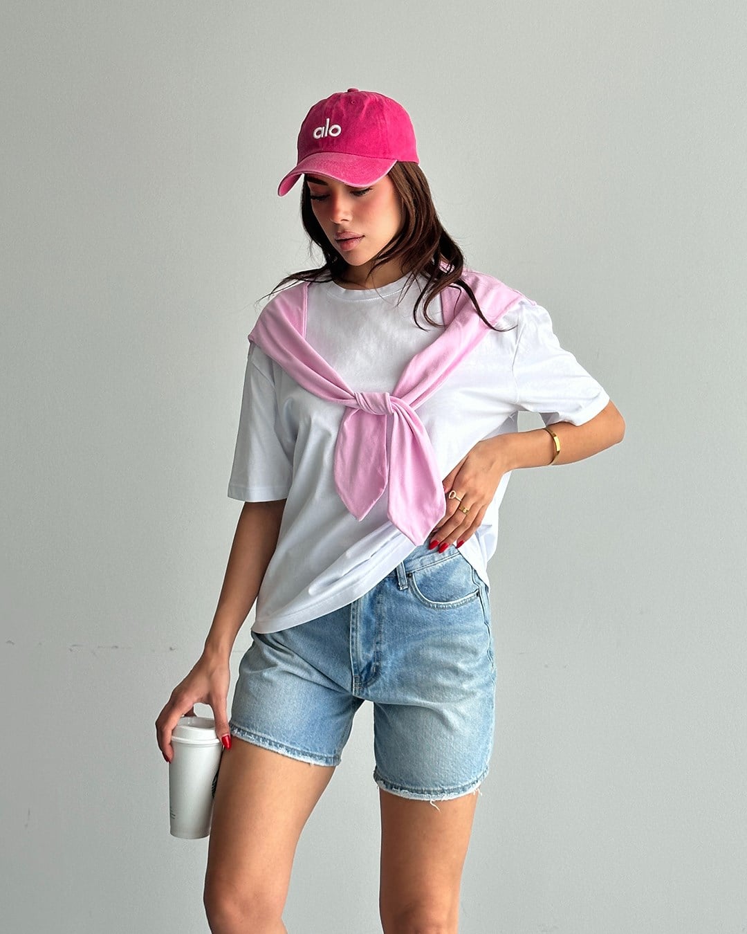 Pembe Fular Detaylı Oversize Tişört