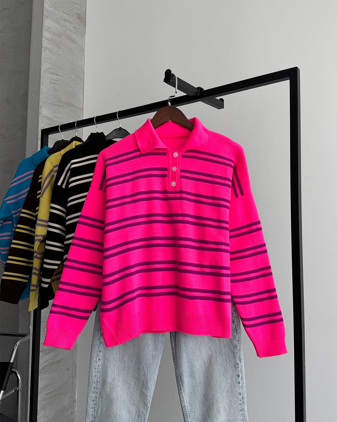 Polo Yaka Düğmeli Çizgili Oversize Fuşya Triko Kazak