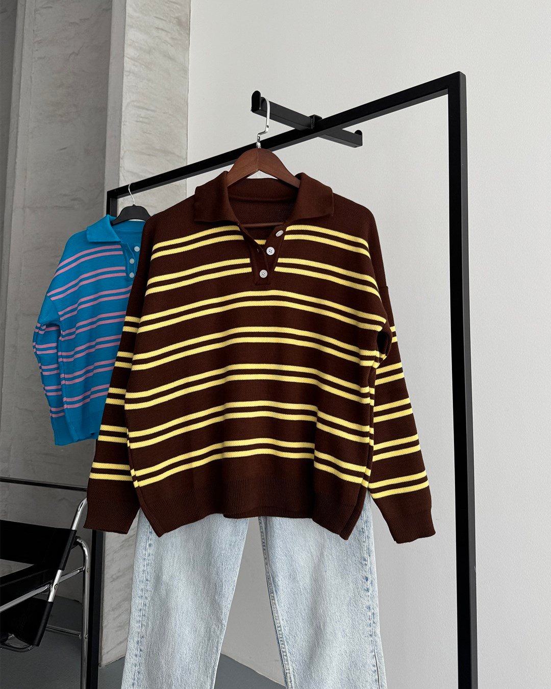 Polo Yaka Düğmeli Çizgili Oversize Kahverengi Triko Kazak